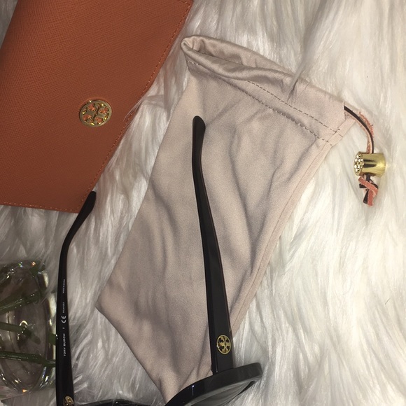 ☀️ New Item- Tory Burch SunGlasses ☀️ - Picture 4 of 6